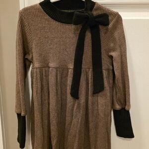 Velvette Label Sweater Dress in Brown with Black Bow